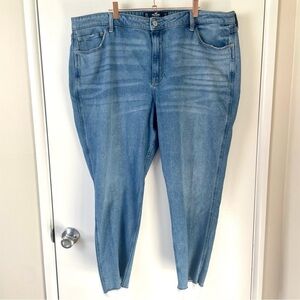 Hollister Ultra High Rise‎ Mom Jean Vintage Stretch Raw Hem Medium Wash Size 21S